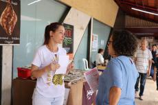 Panfletagem chamando para a assembleia do dia 28/03